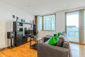 New Listing! 2BR with balcony in Stratford, 3min DLR